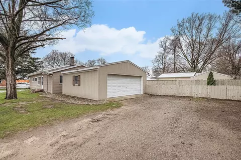 Exterior - 903 Maple, Three Rivers, MI 49093 photo 3 of 3