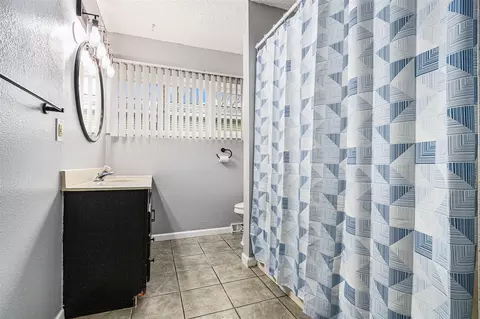 Bath - 903 Maple, Three Rivers, MI 49093 photo 2 of 2