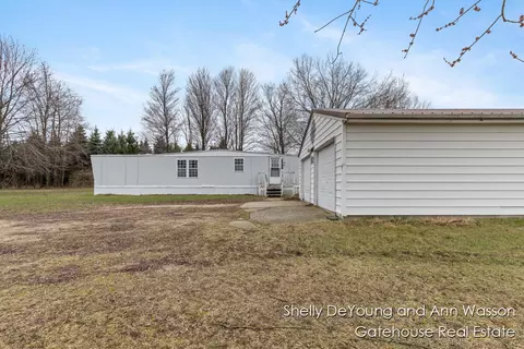 4709 S Derby, Sidney, MI 48885 photo 4