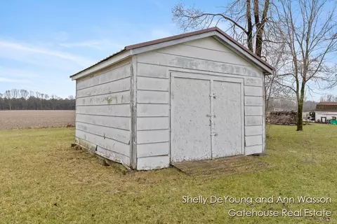 4709 S Derby, Sidney, MI 48885 photo 15