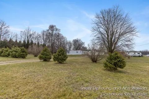 4709 S Derby, Sidney, MI 48885 photo 2