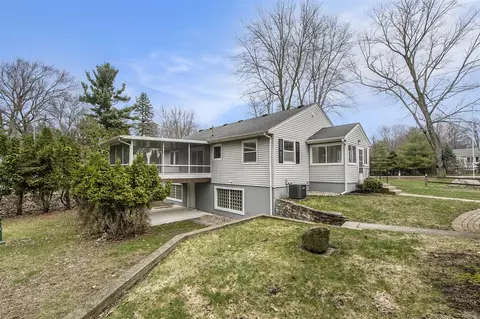 111 Collindale, Walker, MI 49534 photo 3