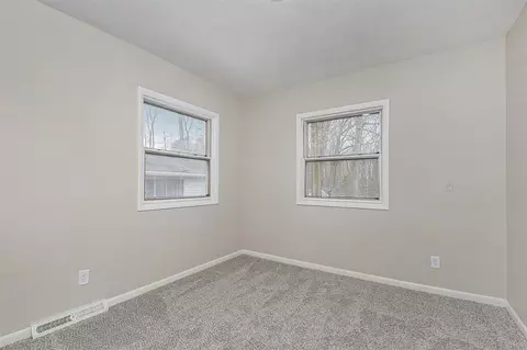 111 Collindale, Walker, MI 49534 photo 15