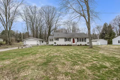 111 Collindale, Walker, MI 49534 photo 2
