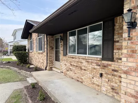 Exterior - 29212 E Nottingham, Warren, MI 48092 photo 4 of 5