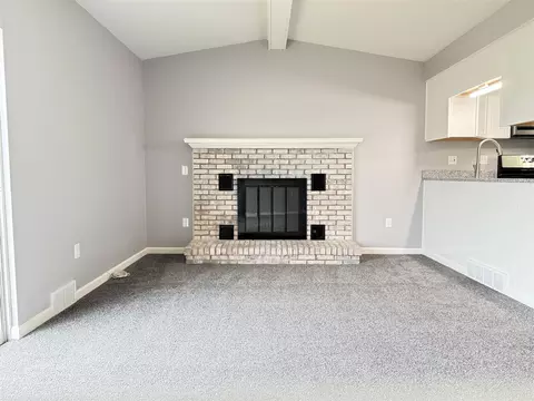 Living - 29212 E Nottingham, Warren, MI 48092 photo 2 of 4