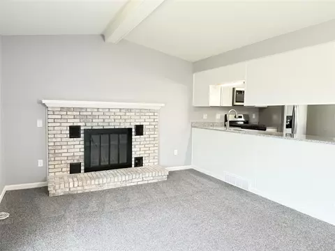 Living - 29212 E Nottingham, Warren, MI 48092 photo 3 of 4