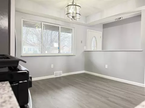 Living - 29212 E Nottingham, Warren, MI 48092 photo 1 of 4
