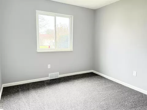Bedroom - 29212 E Nottingham, Warren, MI 48092 photo 3 of 3