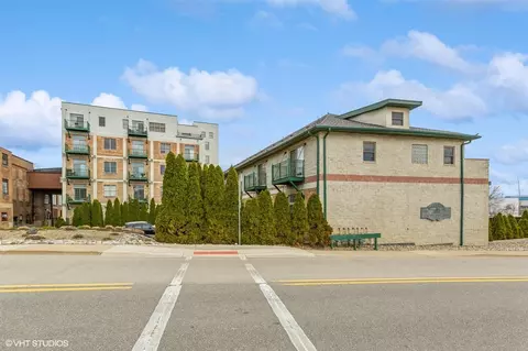 1117 Broad #3B, Saint Joseph, MI 49085