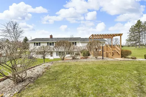 2145 Noon, Jackson, MI 49201 photo 2