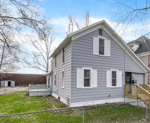 817 Clarence, Kalamazoo, MI 49001
