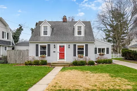 1716 Miles, Kalamazoo, MI 49001