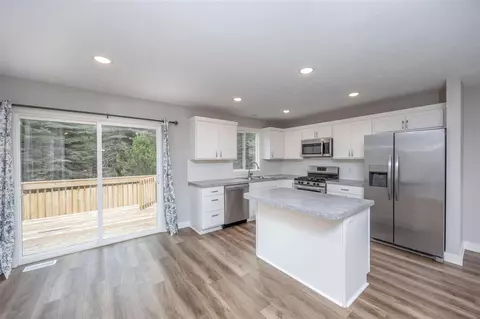 Kitchen - 20645 Rolling Hls, Big Rapids, MI 49307 photo 2 of 4