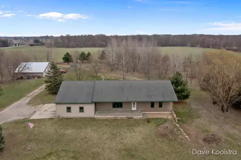 23080 32nd, Conklin, MI 49403