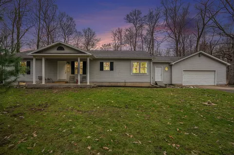 19830 Mintdale, Sturgis, MI 49091