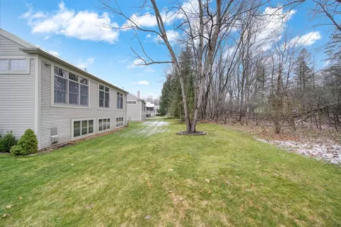 2315 Marshwood, Jackson, MI 49203 photo 35