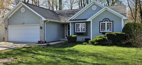4252 Suffield Woods, Portage, MI 49002