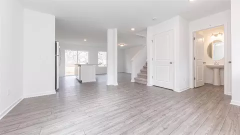 Entry Way - 625 Loomis, Jackson, MI 49202 photo 2 of 2