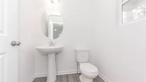 Bath - 625 Loomis, Jackson, MI 49202 photo 1 of 2