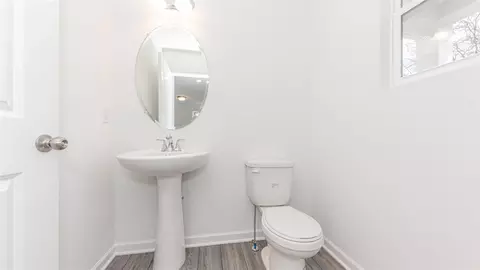 Bath - 809 Maltby, Jackson, MI 49202 photo 1 of 2