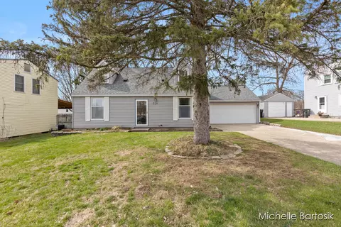 374 Brandywyne, Comstock Park, MI 49321