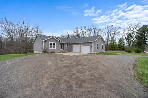 1754 S Sandstone, Jackson, MI 49201