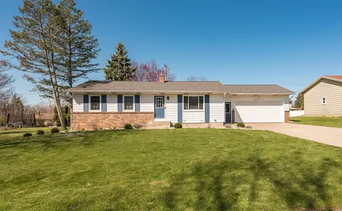 1909 Rowland, Grand Rapids, MI 49546
