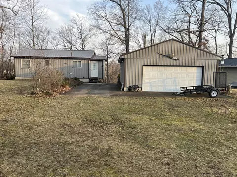 Exterior - 1515 E Beechwood, White Cloud, MI 49349 photo 5 of 10