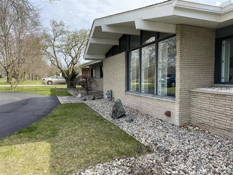 593 N Union City, Coldwater, MI 49036