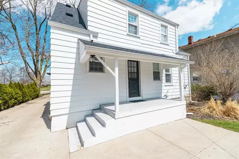 Exterior - 25519 Gibraltar, Flat Rock, MI 48134 photo 4 of 12