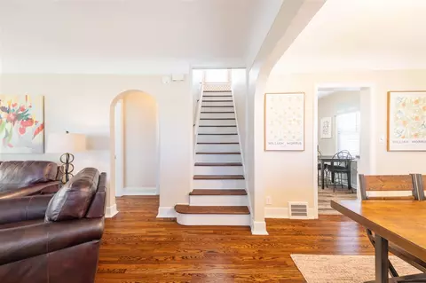 Entry Way - 25519 Gibraltar, Flat Rock, MI 48134 photo 4 of 5
