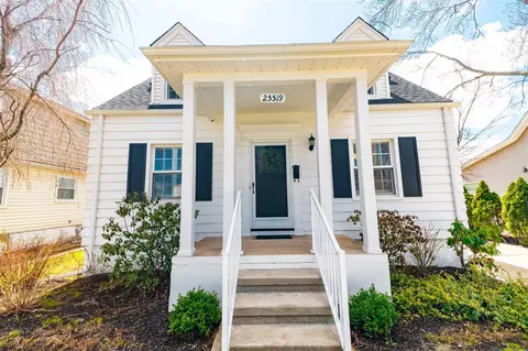 Exterior - 25519 Gibraltar, Flat Rock, MI 48134 photo 3 of 12