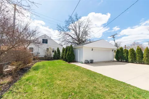 Exterior - 25519 Gibraltar, Flat Rock, MI 48134 photo 5 of 12