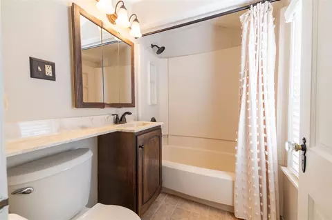 Bath - 25519 Gibraltar, Flat Rock, MI 48134 photo 1 of 1