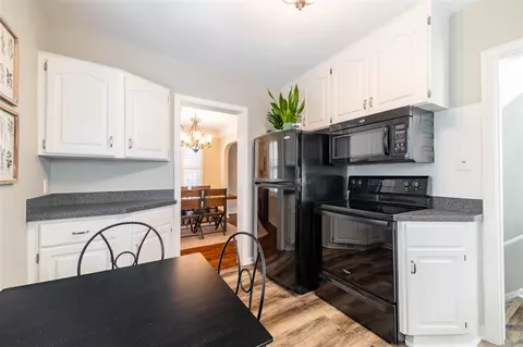 Kitchen - 25519 Gibraltar, Flat Rock, MI 48134 photo 3 of 3