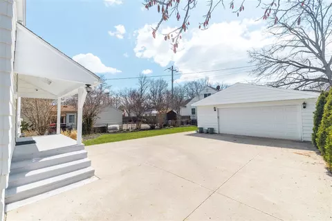 Exterior - 25519 Gibraltar, Flat Rock, MI 48134 photo 6 of 12