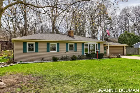 716 Pine Bay, Holland, MI 49424