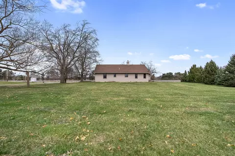 Exterior - 9363 E Michigan, Jackson, MI 49201 photo 12 of 17