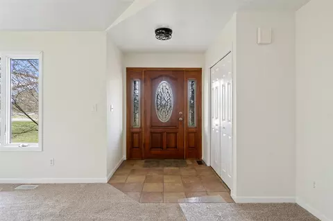 Entry Way - 9363 E Michigan, Jackson, MI 49201 photo 1 of 2