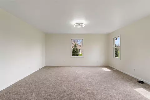 Living - 9363 E Michigan, Jackson, MI 49201 photo 5 of 5
