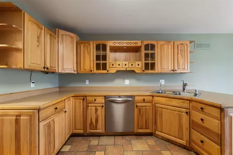 Kitchen - 9363 E Michigan, Jackson, MI 49201 photo 3 of 5