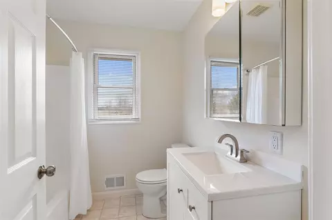 Bath - 9363 E Michigan, Jackson, MI 49201 photo 4 of 6