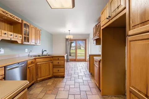 Kitchen - 9363 E Michigan, Jackson, MI 49201 photo 2 of 5