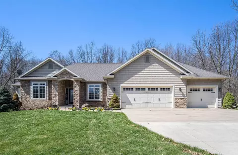 6826 Apple Blossom, Kalamazoo, MI 49009