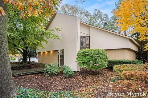 140 E 29th, Holland, MI 49423
