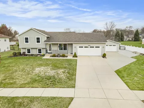 5895 Maple Bnd, Allendale, MI 49401