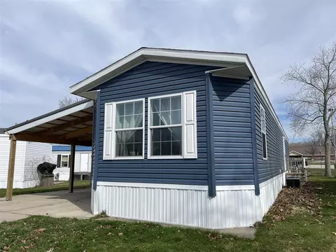 1215 Castle #38, Fremont, MI 49412