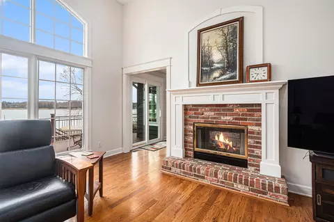 Living - 284 Riverview, Douglas, MI 49406 photo 5 of 5