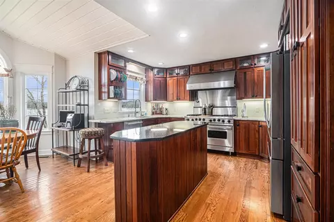 Kitchen - 284 Riverview, Douglas, MI 49406 photo 4 of 4